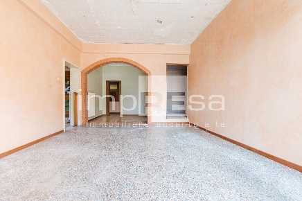 Foto Locale commerciale in Via Cesare Battisti 31, Orsago di 97 m²