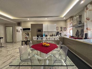 Foto Appartamento in Via Principato di Monaco, Siracusa di 100 m²