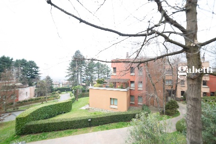 Foto Appartamento in Via Mazzini 2, Barzanò Centro di 181 m² con 4 locali
