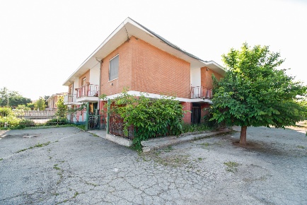 Foto Appartamento in Via Tetti Piatti 111, Moncalieri di 103 m² in vendita