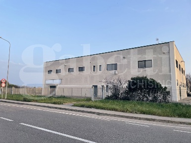 Foto Capannone industriale in Via PARIGI SNC, Oristano Centro di 800 m²