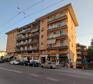 Foto Appartamento in Viale palladio 39, Verona Stadio di 75 m² con 3 locali