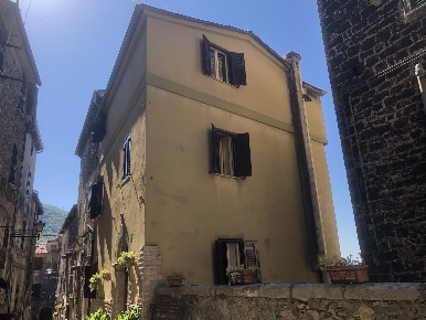 Foto Casa indipendente in Via della Cisterna 27, Guarcino di 120 m²