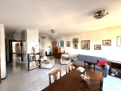 Foto Appartamento in Via Renato Cesarini 97, Roma Tintoretto di 122 m²