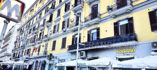 Foto Appartamento in Garibaldi, Napoli Tribunali di 120 m² con 4 locali