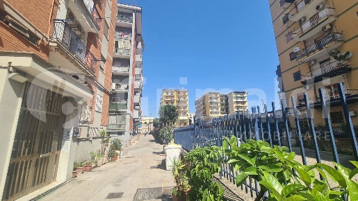 Foto Appartamento in Via STADERA 64, Napoli Zona Industriale - Marina