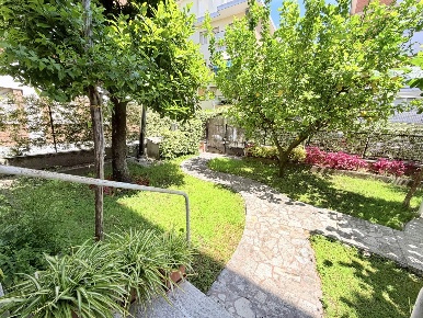 Foto Appartamento in Via Messina 13, Gaeta di 103 m² con 3 locali