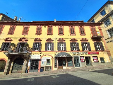 Foto Appartamento in piazza vittorio emanuele, Ronciglione di 178 m²