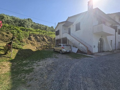 Foto Casa indipendente a Palaia Centro di 110 m² con 5 locali in vendita