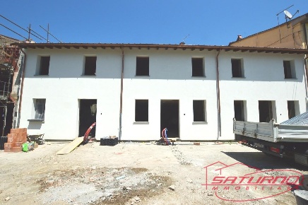 Foto Casa indipendente a Lucca Arancio di 120 m² con 4 locali in vendita