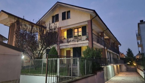 Foto Appartamento a Landriano Centro di 103 m² con 4 locali in vendita