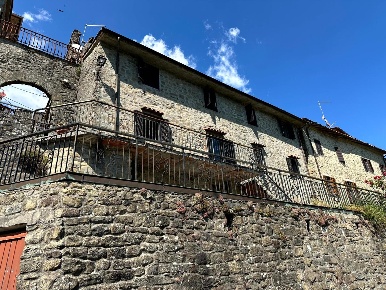 Foto Casa indipendente a Villa Basilica di 149 m² con 6 locali in vendita