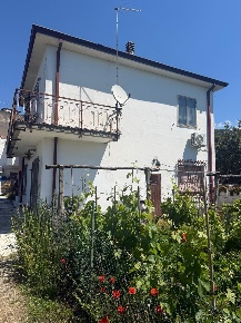 Foto Casa indipendente a Luni Casano Dogana Isola di 100 m² con 4 locali