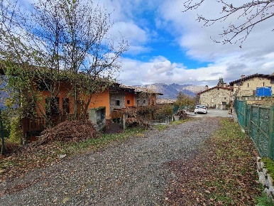 Foto Appartamento a San Giovanni Bianco di 81 m² con 3 locali in vendita
