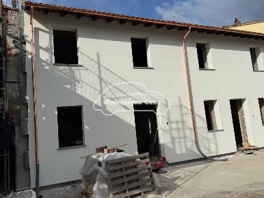Foto Casa indipendente a Lucca Arancio di 120 m² con 4 locali in vendita