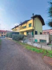 Foto Villa a schiera a Arluno Centro di 256 m² con 4 locali in vendita