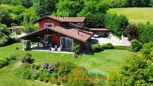 Foto Villa unifamiliare a Acqui Terme con 12 locali in vendita