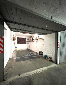 Foto Posti auto in Viale Privato dei Lauri, Rapallo Golf - Castellino