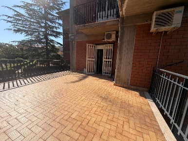 Foto Appartamento a Gravina di Catania Centro di 110 m² con 5 locali