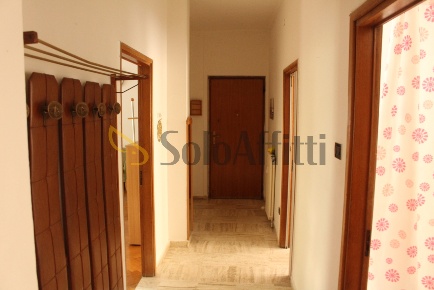 Foto Appartamento in Via Rezia, Merano di 78 m² con 5 locali in affitto