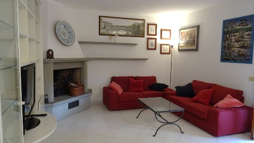 Foto Villa bifamiliare in Via Piave, Campi Bisenzio Centro di 78 m²
