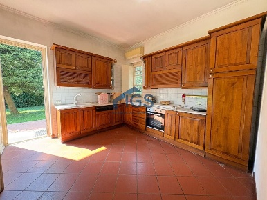 Foto Villa unifamiliare in Via Santa Giulia 3, Travagliato di 433 m²