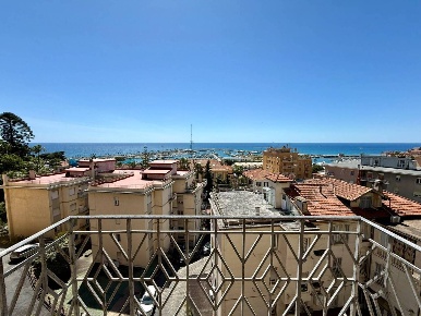 Foto Appartamento in Viale Giacomo Matteotti, Imperia Porto Maurizio