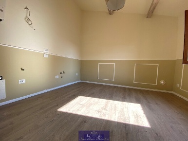 Foto Appartamento in Via Giovanni Fabbroni, Firenze di 60 m² con 3 locali