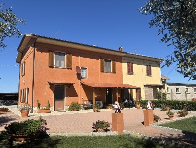 Foto Appartamento a Orbetello di 200 m² con 9 locali in vendita