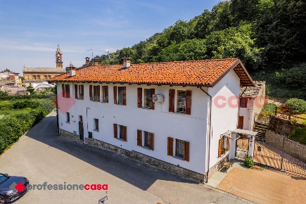 Foto Casa indipendente in Via istituto pollano 8, Cavour Centro di 245 m²