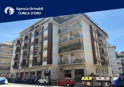 Foto Negozio in Via DI CONCA D'ORO 259, Roma Conca d'Oro - Valli di 50 m²