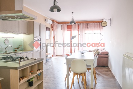 Foto Appartamento in Piazza Nastasi 9, Milazzo Centro di 174 m² in vendita