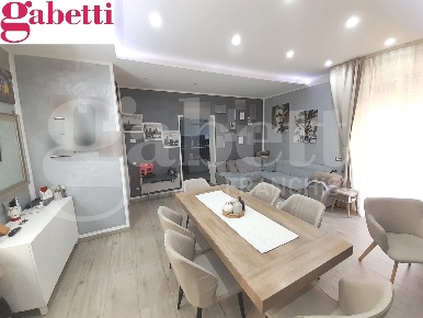 Foto Villa bifamiliare a Colle di Val d'Elsa di 215 m² con 10 locali
