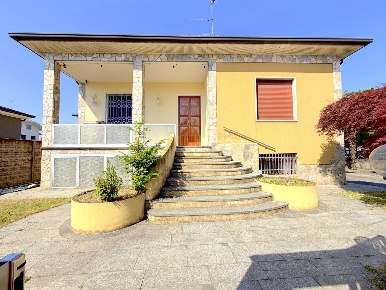 Foto Villa singola in GOITO, Arconate Centro di 147 m² con 3 locali