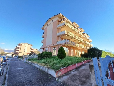 Foto Negozio in Via Casilina Sud snc, Cassino di 100 m² con 2 locali