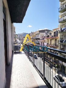 Foto Appartamento in Via Armando Diaz, Bagheria Centro di 105 m² in vendita
