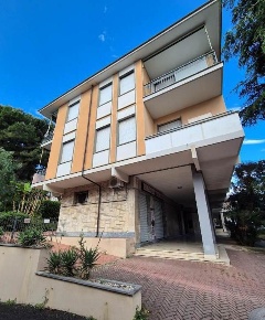 Foto Locale commerciale in Via dei Gazzi, Loano Centro di 43 m² in vendita