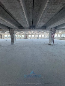Foto Ufficio a Caserta Via Mondo di 1500 m² con 3 locali in affitto