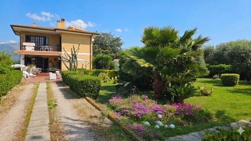 Foto Appartamento in Via delle Cannete snc, Terracina di 156 m² in vendita