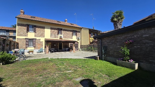 Foto Villa a schiera in Via Riviera 88, Pavia Via Riviera di 320 m²