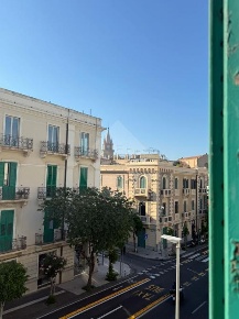 Foto Appartamento in Via Cesare Battisti, Messina di 166 m² con 5 locali