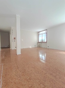 Foto Appartamento a Parma Centro Storico di 132 m² con 6 locali in vendita