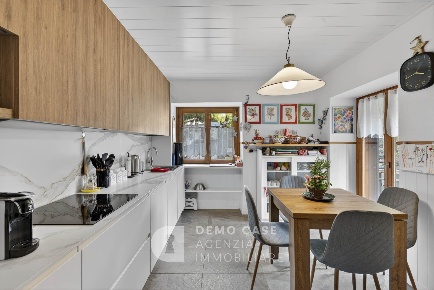 Foto Appartamento in Via Don Guanella 24, Campodolcino Centro di 103 m²