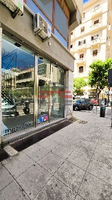 Foto Locale commerciale in Via Simone Corleo 10/B, Palermo di 53 m²