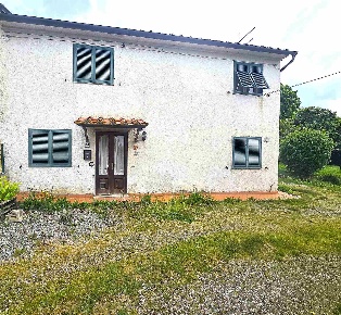 Foto Casa indipendente in via della Chiesa, Capannori Marlia di 100 m²