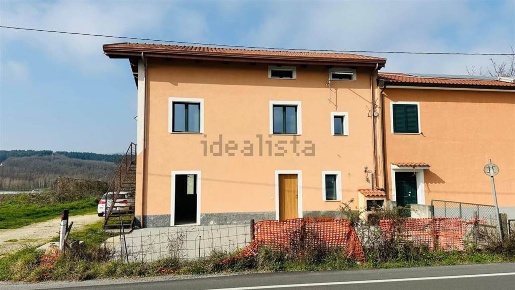 Foto Ufficio in Via Piano Lago, Mangone Pian Del Lago di 55 m² con 2 locali