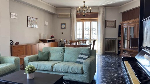 Foto Appartamento in Viale della Repubblica 373, Cosenza di 170 m²