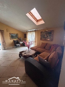 Foto Appartamento a Suzzara Centro di 90 m² con 5 locali in vendita