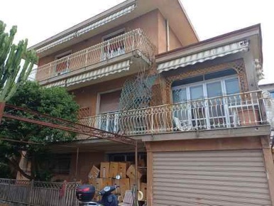 Foto Villa unifamiliare in VIA NERVIA, Ventimiglia Nervia di 400 m²