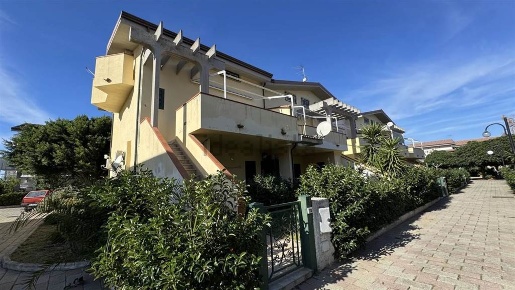 Foto Appartamento in Via Salina 54, Villapiana di 100 m² con 4 locali